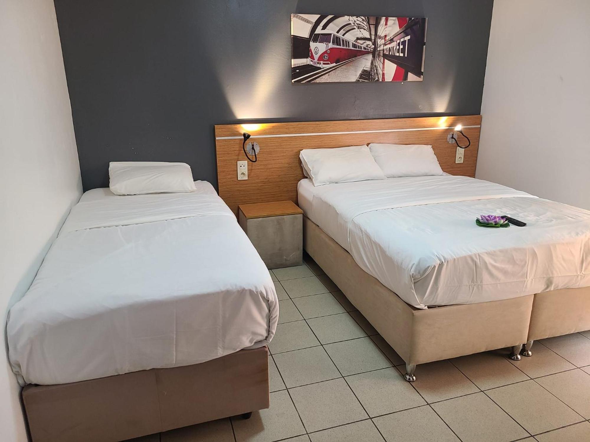 Hotel Victoire, Poitiers Gare Bagian luar foto